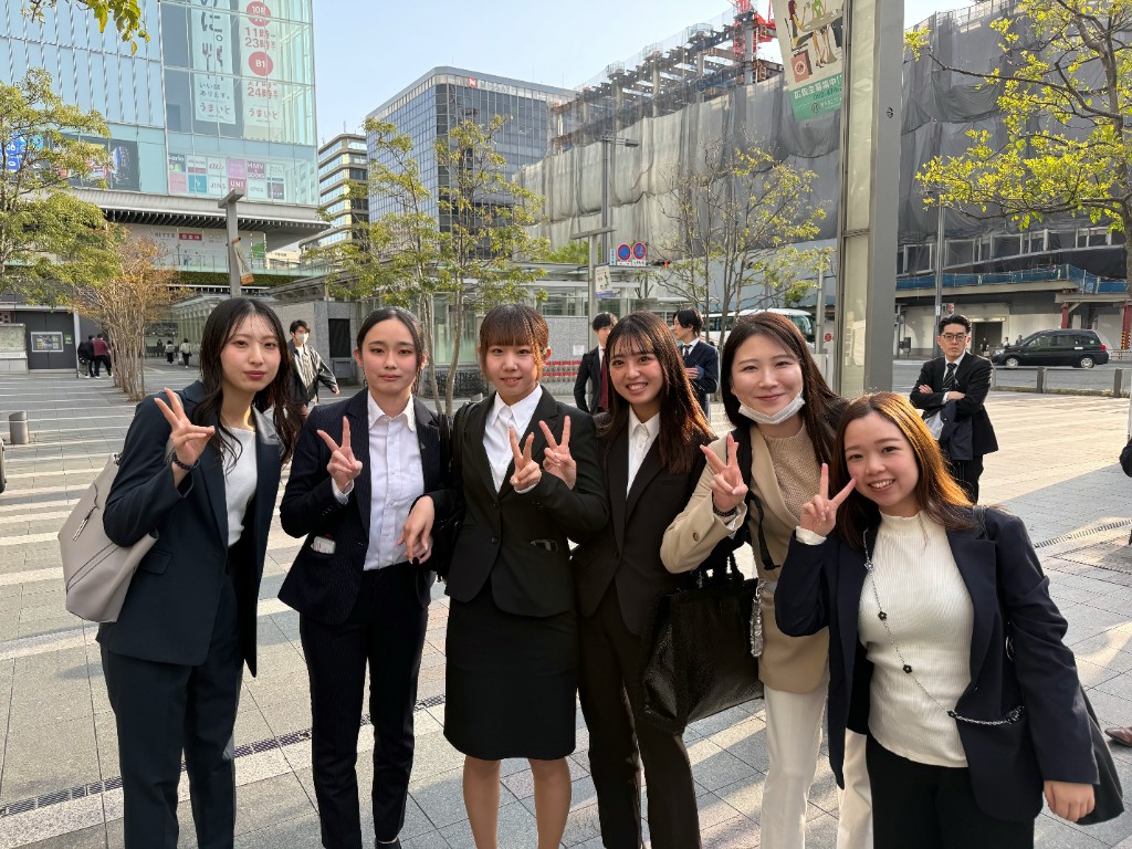 ビジネスイベントに参加するメンバー